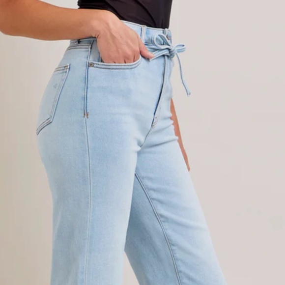 Hidden Ella Tie Waist Wide Straight Leg Denim Jean Women’s Size 27 Light Wash - Picture 3 of 13